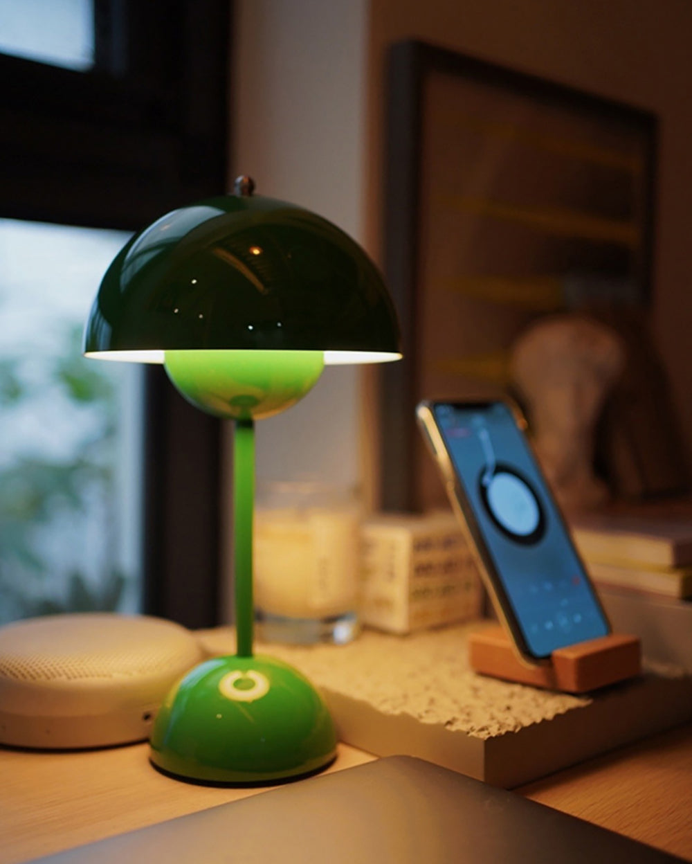 Creative Bedroom Minimalist Mushroom Shaped LED Table Lamp – Bedside Study Office Desk Light with Modern Flower Bud Design for Kids Room Decor
