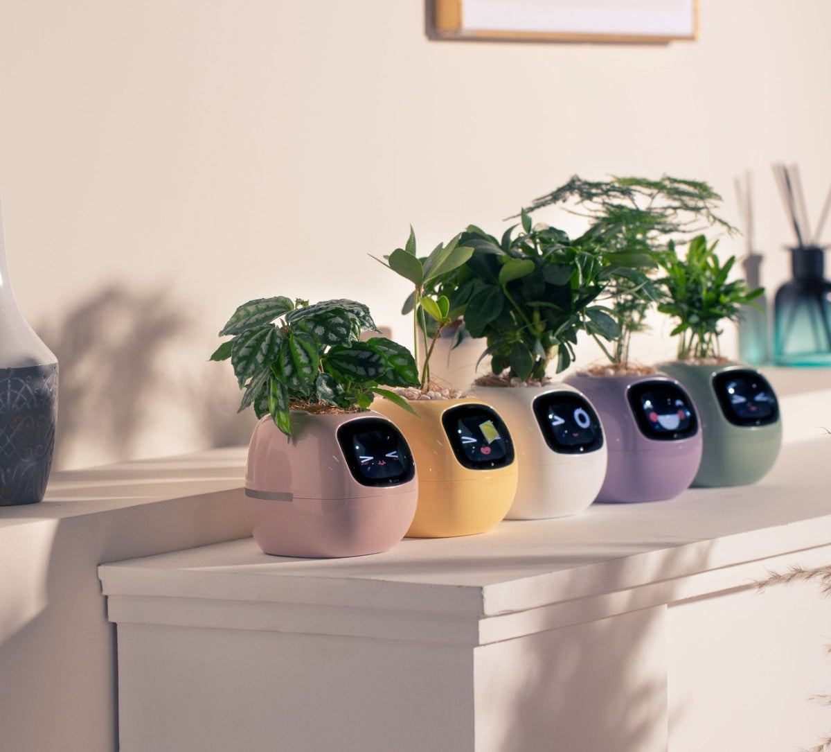 Smart AI Planter Pot- Intelligent App-Connected Gardening System for Plant Enthusiasts, Ideal Tech Gift for Christmas or Holidays
